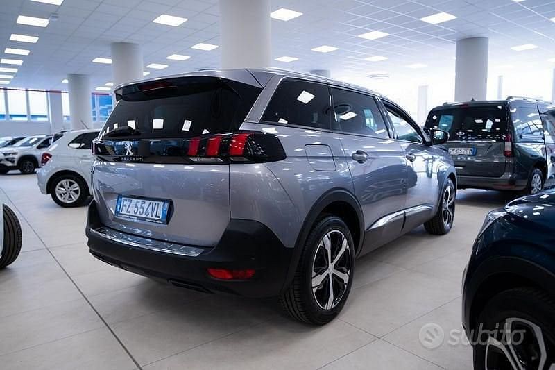 Usata Peugeot 5008 Allure 131 CV (96 kW) 2020 Grigio SUV