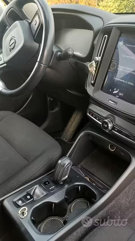 Usata Volvo XC40 150 CV (110 kW) 2019 Grigio SUV