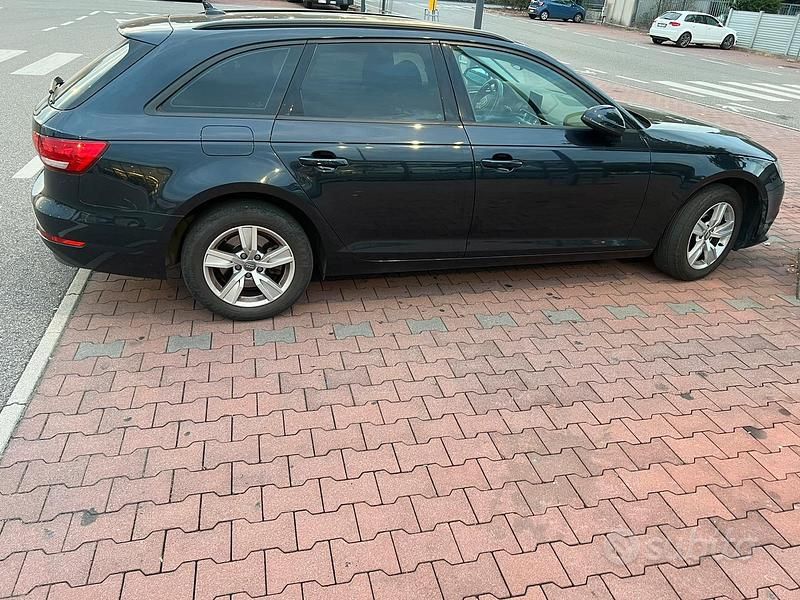 Usata Audi A4 135 CV (99 kW) 2018 Blu Station wagon