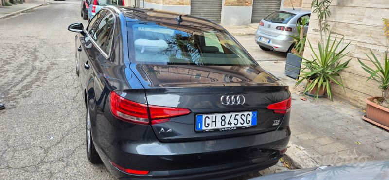 Begagnad Audi A4 150 HK (110 kW) 2018 Grå Sedan