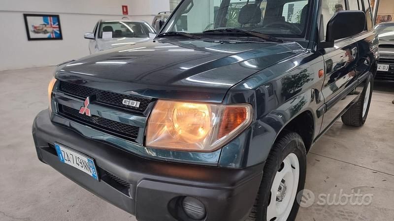 Usata Mitsubishi Pajero 129 CV (94 kW) 2001 Verde SUV