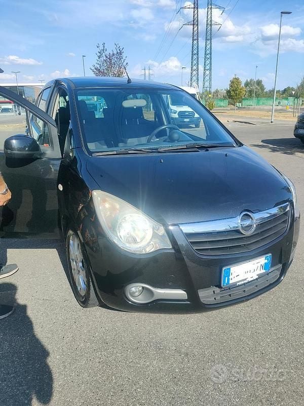 Usata Opel Agila 75 CV (55 kW) 2008 Nero Utilitaria