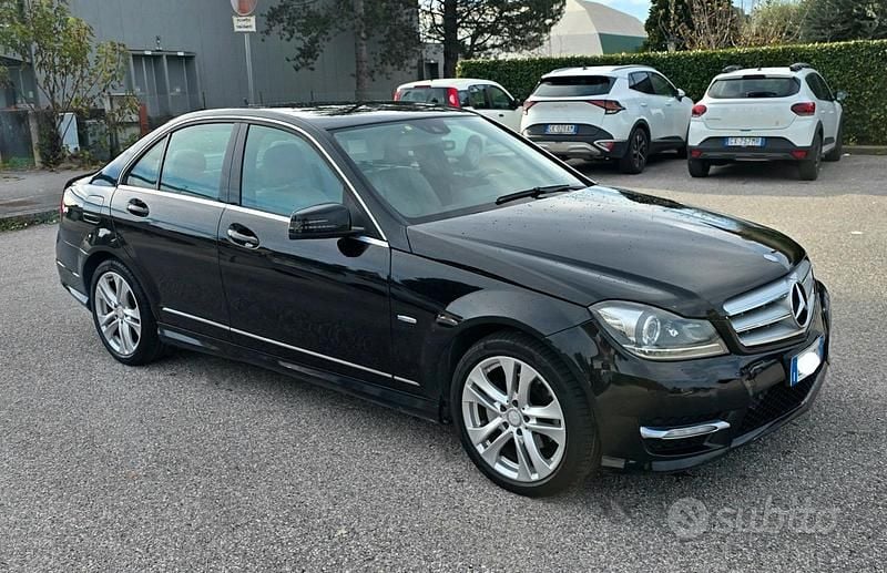 Usata Mercedes C220 Avantgarde 170 CV (125 kW) 2011 Nero Berlina