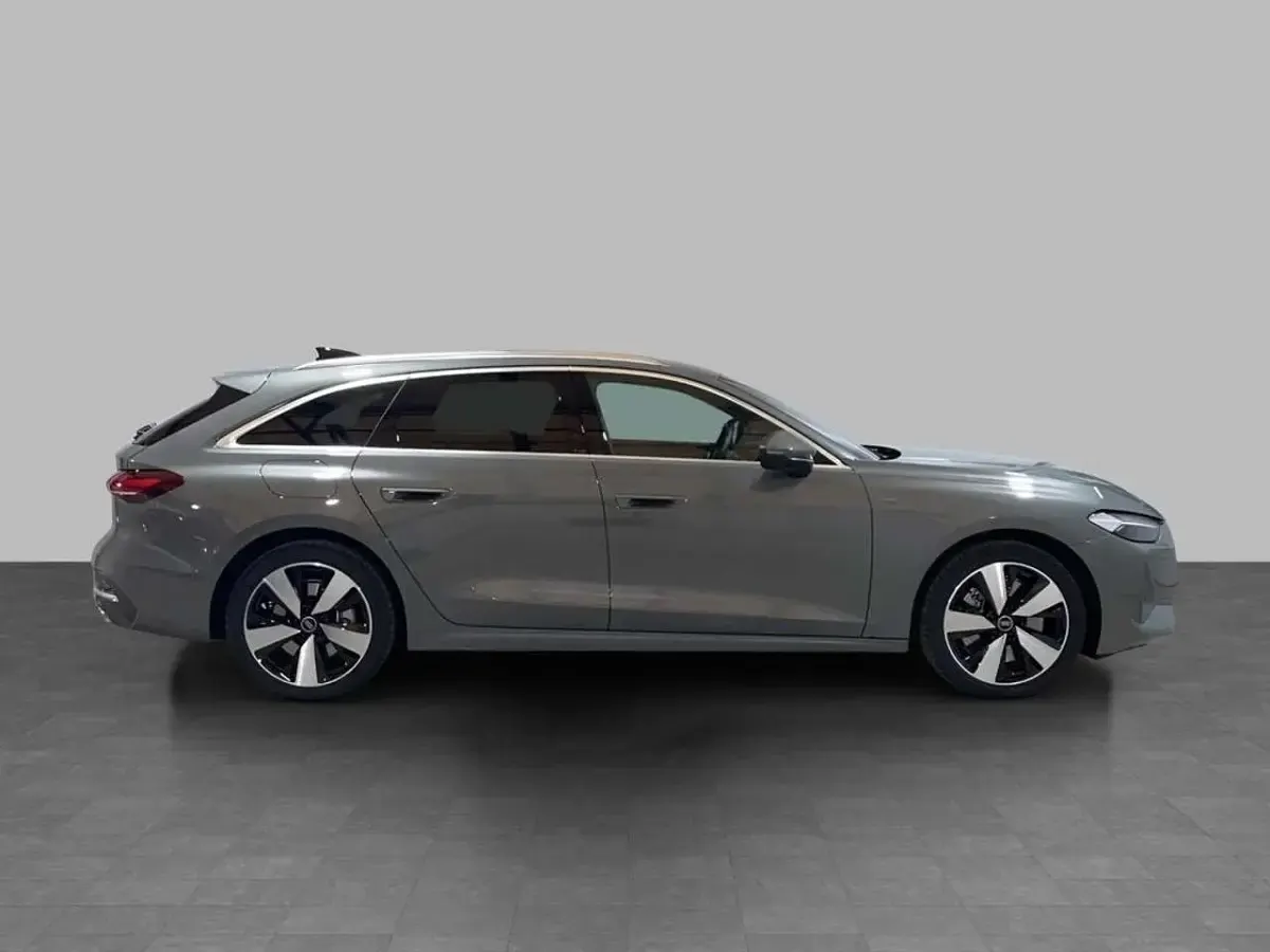 Usata Audi A5 Advanced 299 CV (219 kW) 2026 Grigio chronos metallizzato Station wagon