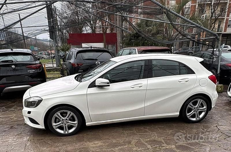 Usata Mercedes A180 Night 108 CV (79 kW) 2014 Bianco Berlina