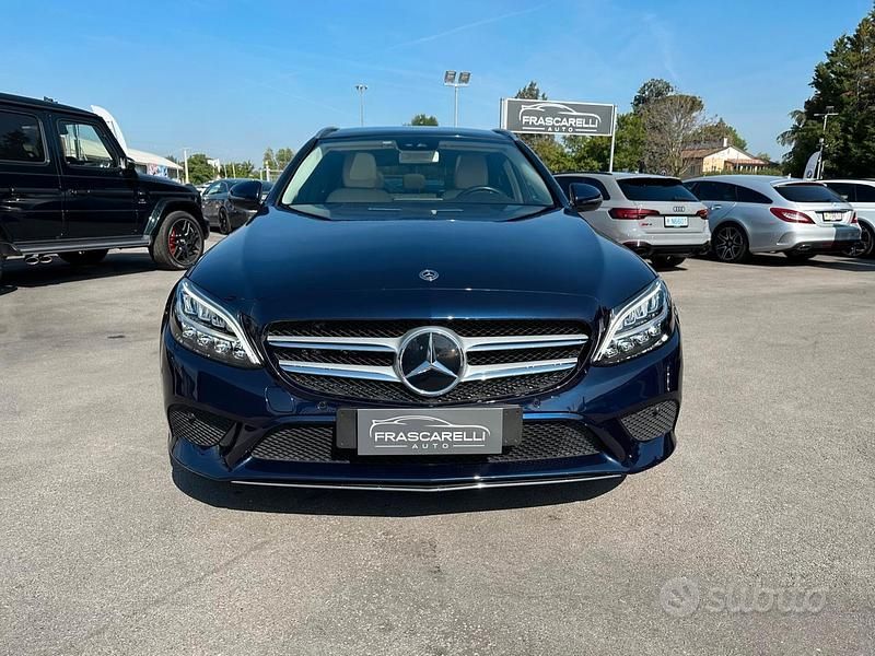 Usata Mercedes C220 194 CV (142 kW) 2018 Blu Station wagon