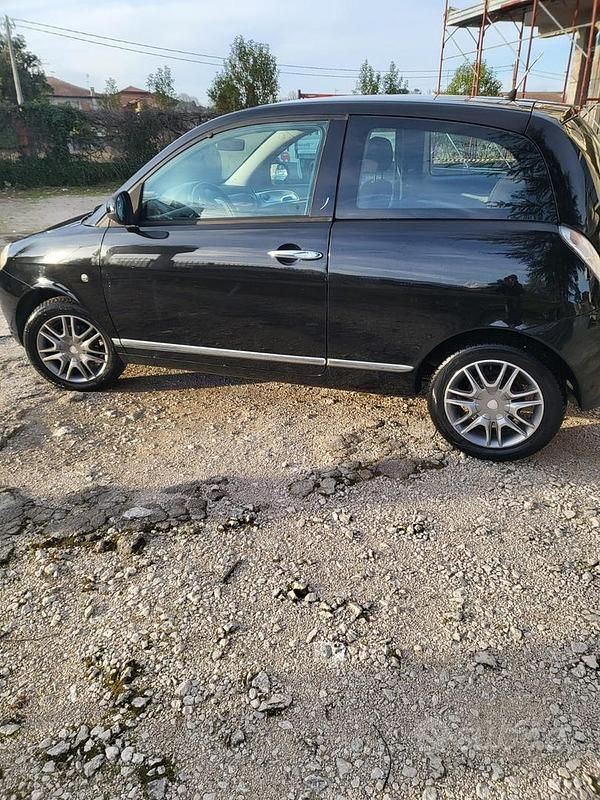 Usata Lancia Ypsilon 2010 Utilitaria