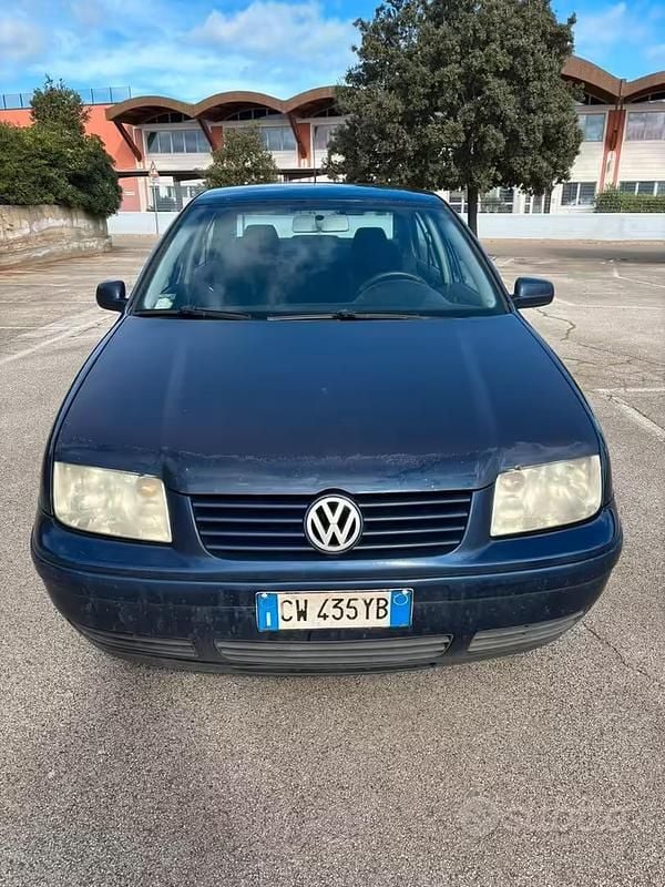 Usata VW Bora 101 CV (74 kW) 2005 Berlina