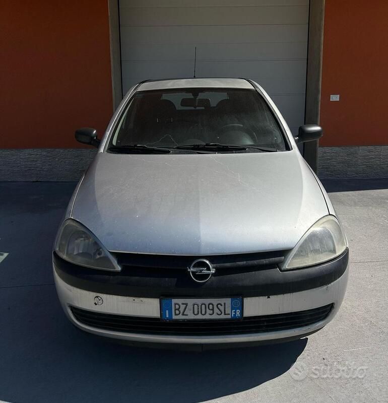 Usata 2002 Opel Corsa Due volumi | 1100 € (Cara) - Immagine 1/4
