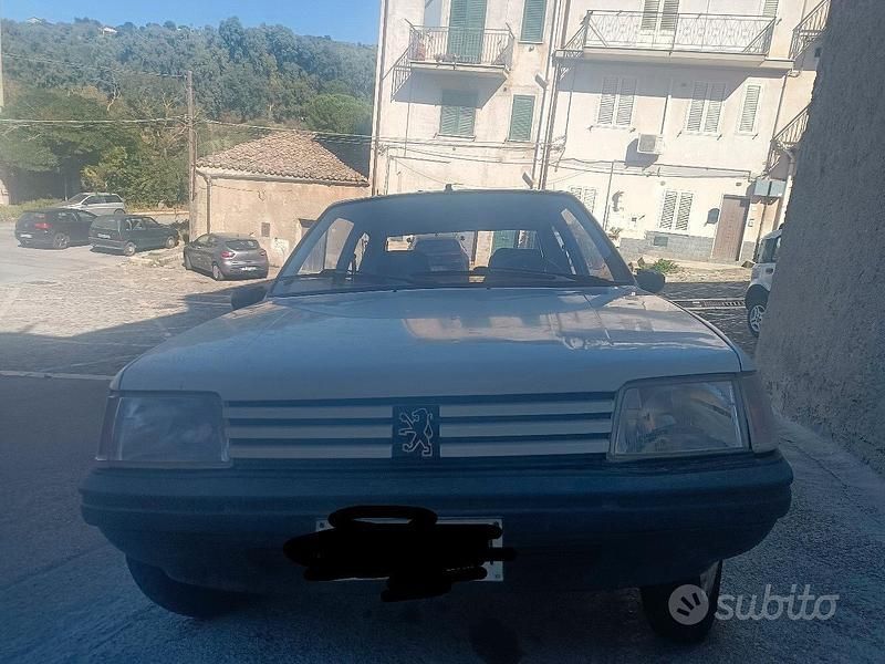 Usata Peugeot 205 44 CV (32 kW) 1989 Bianco Utilitaria