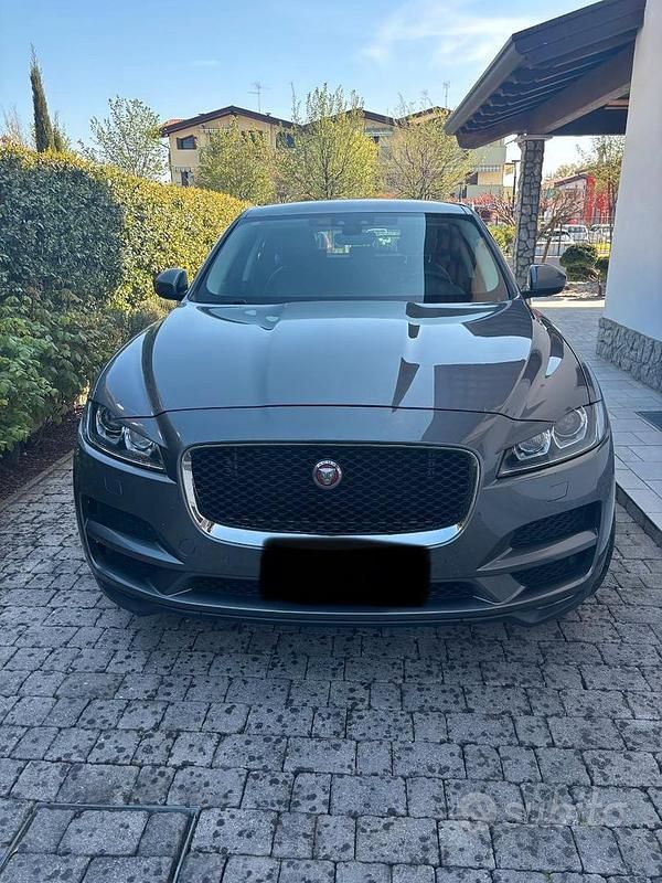 Usata Jaguar F-Pace 180 CV (132 kW) 2019 Grigio SUV