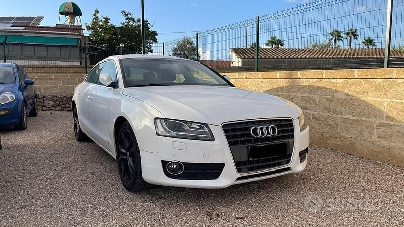 Bianco Usata 2010 Audi A5 Coupé | 3999 € (Super prezzo) - Immagine 1/4