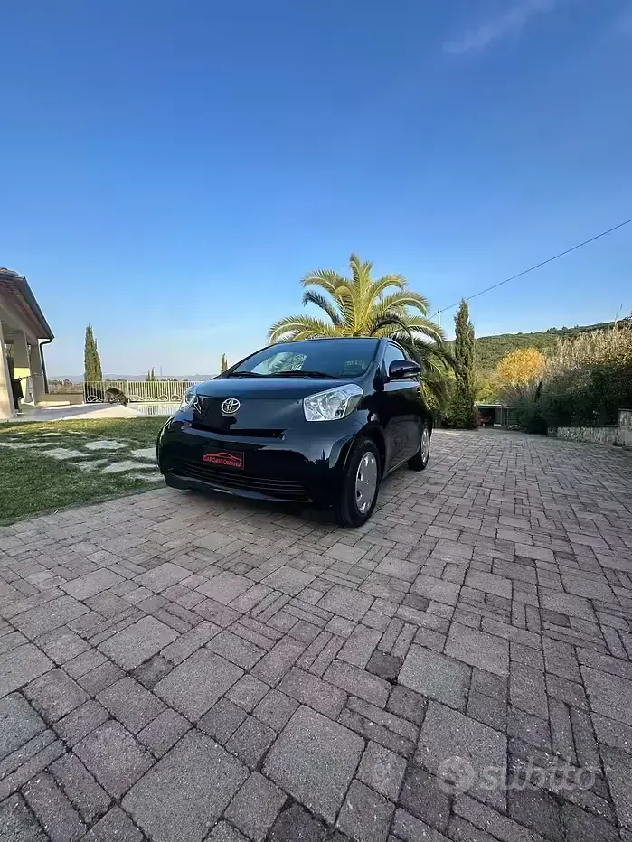 Gebraucht Toyota iQ Active 68 PS (50 kW) 2014 Schwarz Kleinwagen