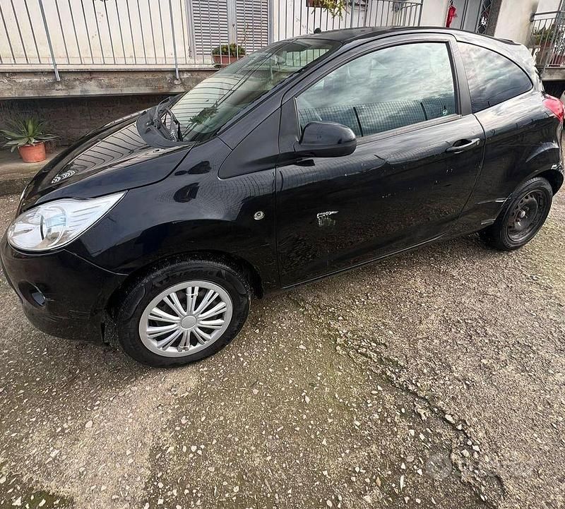 Nero Usata 2009 Ford Ka Due volumi | 1400 € - Immagine 1/4