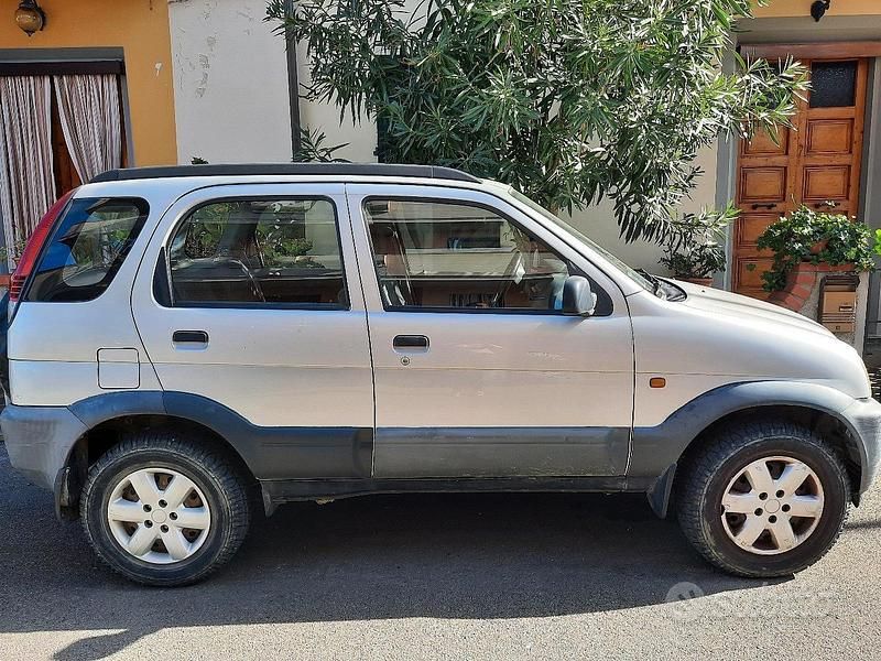 Grigio Usata 2006 Daihatsu Terios SUV | 4500 € (Ottimo prezzo) - Immagine 1/4