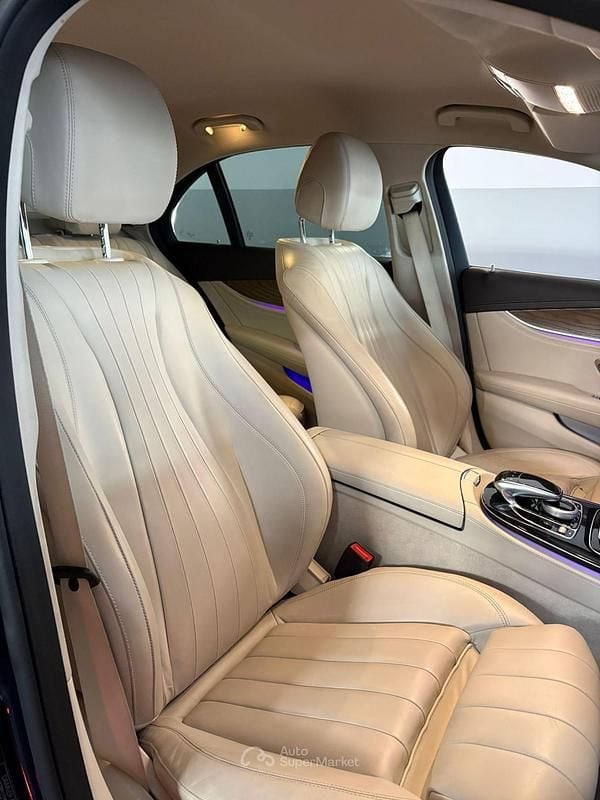 Usata Mercedes E220 194 CV (142 kW) 2017 Blu Berlina