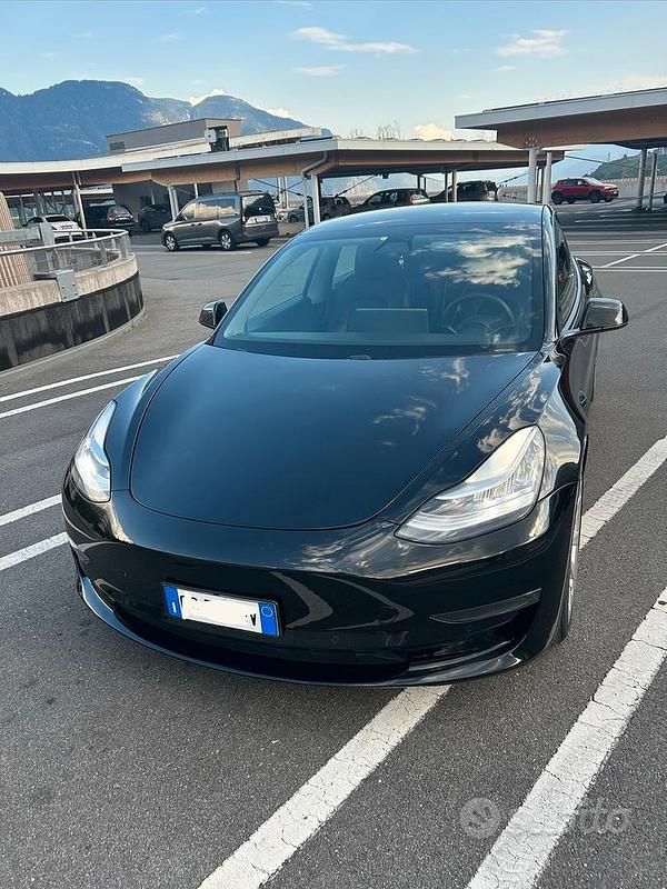 Usata Tesla Model 3 235 kW (320 CV) 2020 Nero Berlina
