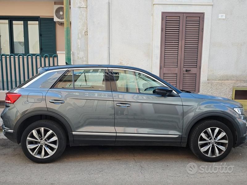 Usata VW T-Roc Style 116 CV (85 kW) 2019 Grigio SUV