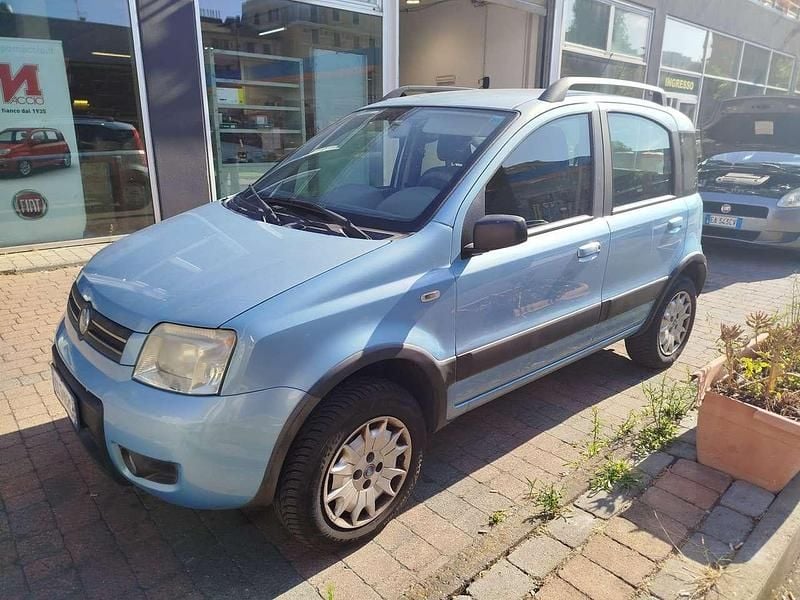 Usata Fiat Panda 4x4 Climbing 60 CV (44 kW) 2005 Blu/azzurro Utilitaria