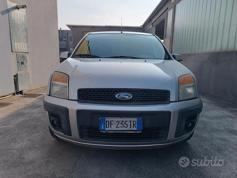 Usata Ford Fusion 2007 Grigio Utilitaria