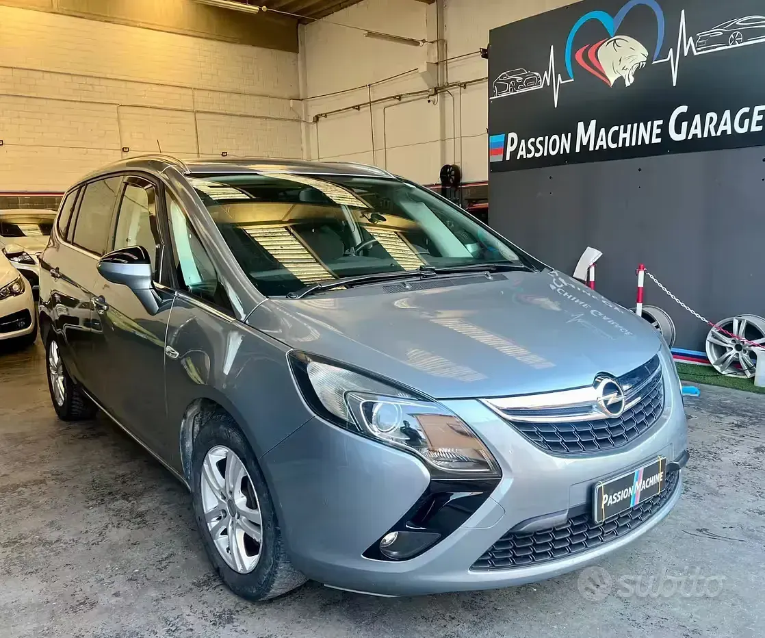 Usata Opel Zafira Tourer Cosmo 150 CV (110 kW) 2013 Grigio Monovolume