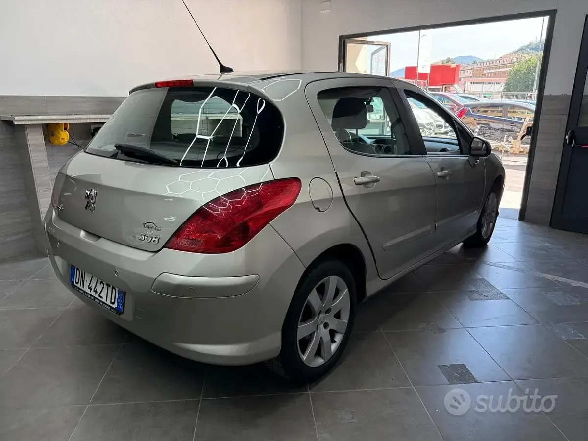Usata Peugeot 308 109 CV (80 kW) 2008 Grigio Berlina