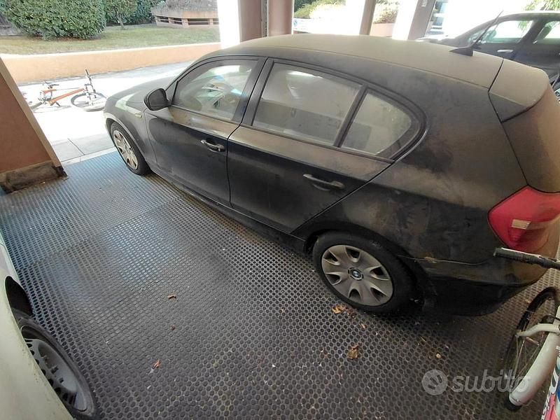 Usata BMW 118 Efficient Dynamics 2011 Blu Utilitaria