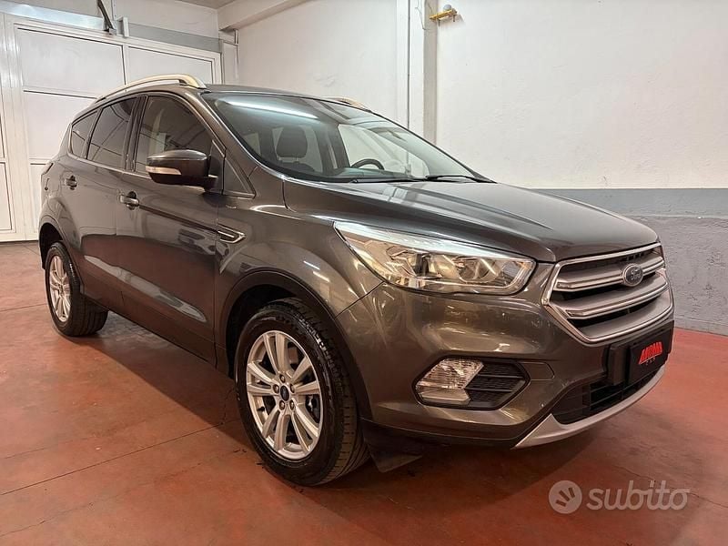 Usata Ford Kuga S 120 CV (88 kW) 2018 Grigio SUV