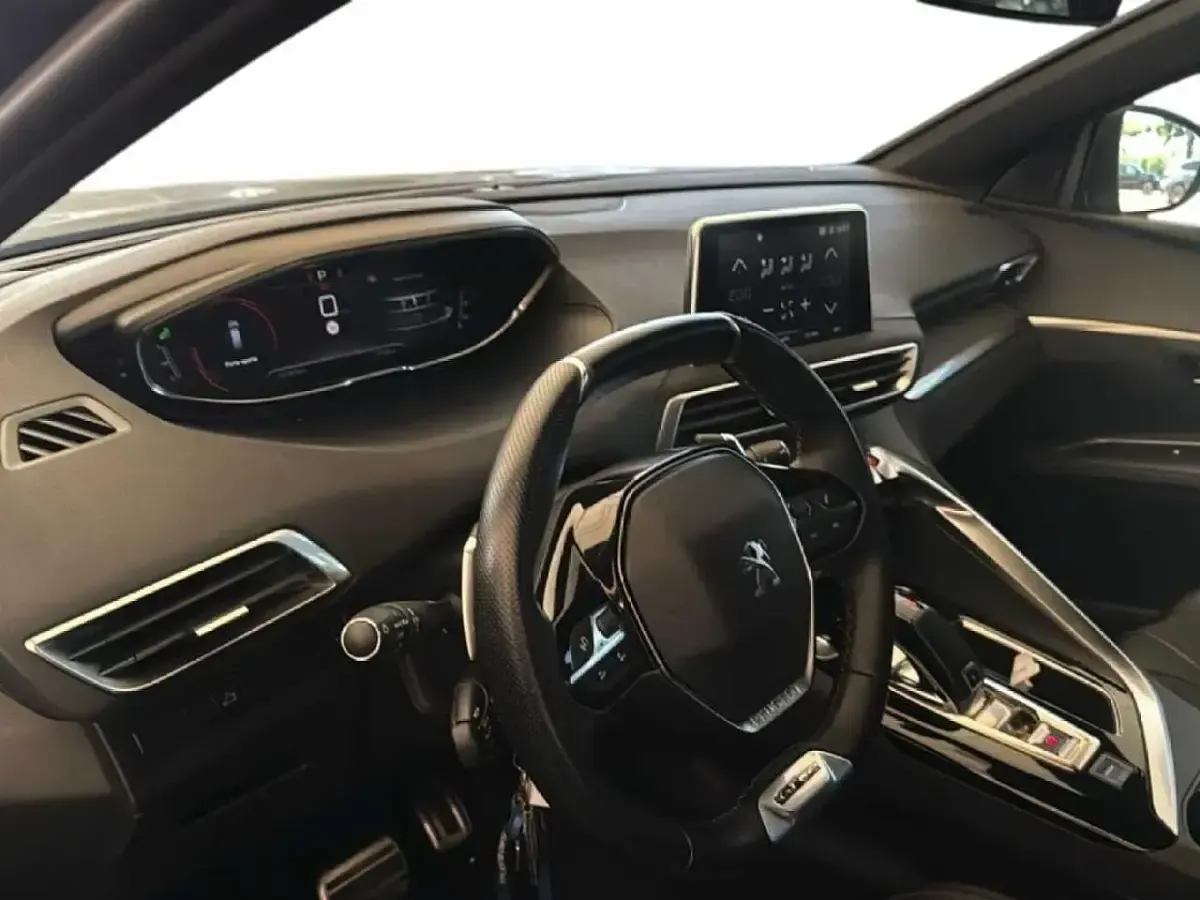 Usata Peugeot 5008 GT-line 131 CV (96 kW) 2019 Blu SUV