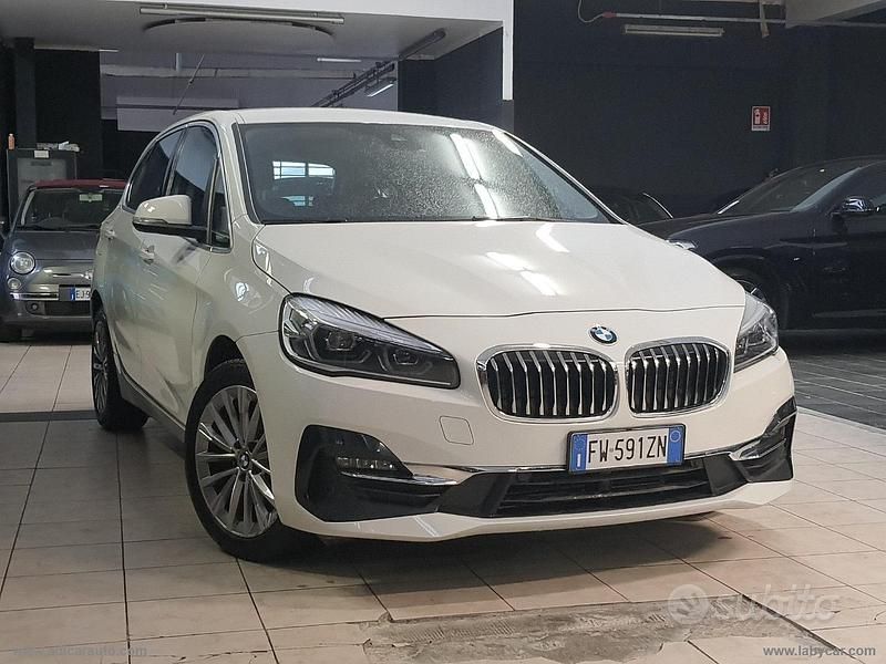 Usata BMW 216 Active Tourer Luxury Line 116 CV (85 kW) 2019 Bianco Monovolume
