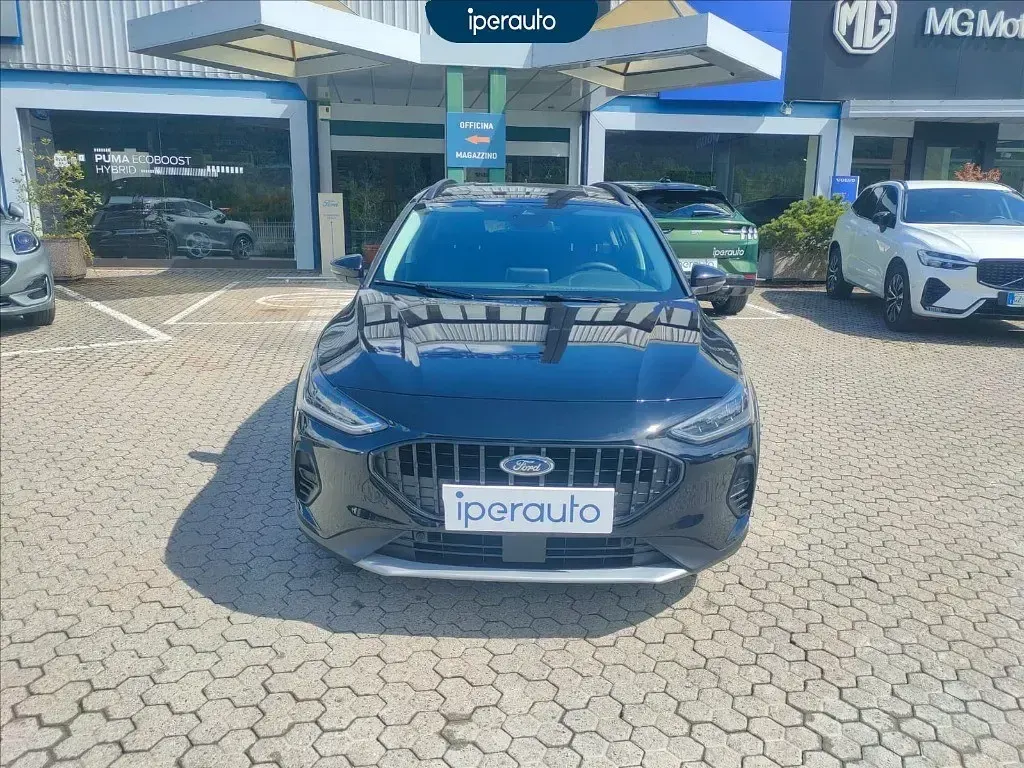 Usata Ford Focus Active 120 CV (88 kW) 2022 Nero SUV