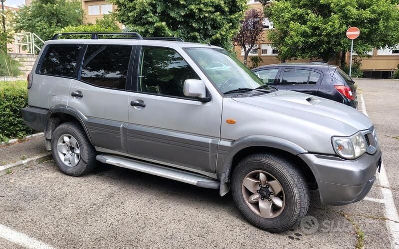 Usata Nissan Terrano 101 CV (74 kW) 2002 Grigio SUV