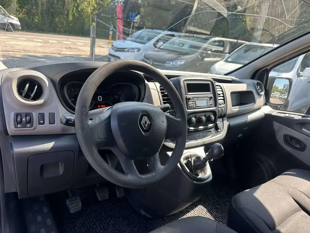 Usata Renault Trafic 120 CV (88 kW) 2016 Bianco Monovolume