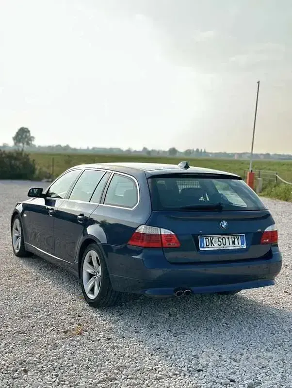 Usata BMW 525 197 CV (144 kW) 2007 Blu/azzurro Station wagon