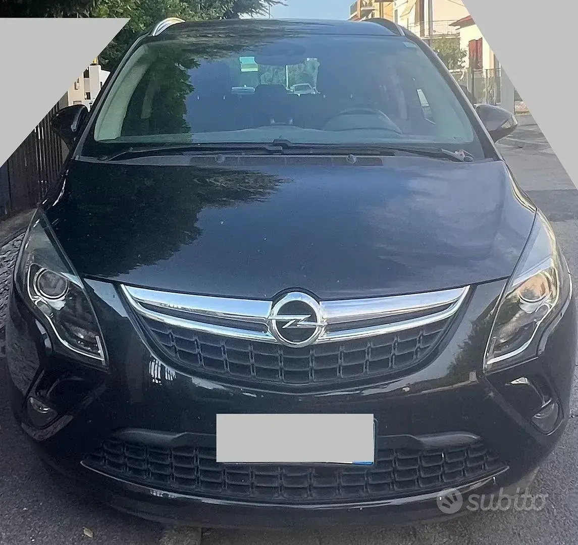 Usata Opel Zafira Tourer 150 CV (110 kW) 2013 Nero Monovolume