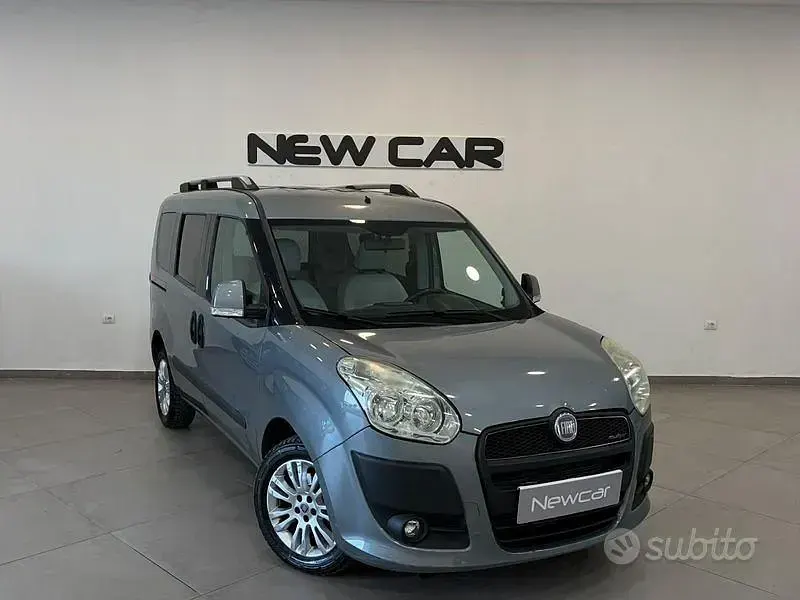 Usata Fiat Doblò Emotion 105 CV (77 kW) 2012 Grigio Monovolume