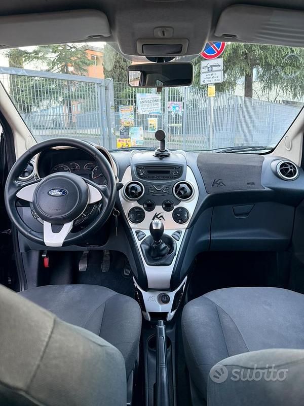 Usata Ford Ka 75 CV (55 kW) 2010 Nero Utilitaria