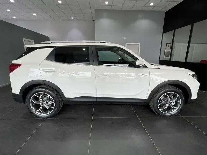Nuova KGM Korando 163 CV (119 kW) 2025 Bianco SUV