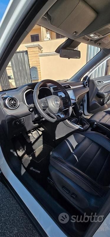 Usata MG ZS Luxury 106 CV (77 kW) 2022 Bianco SUV