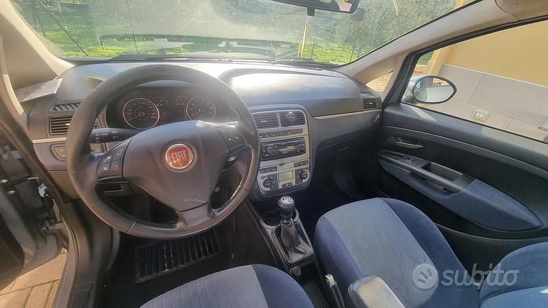 Usata Fiat Grande Punto Dynamic 90 CV (66 kW) 2009 Grigio Utilitaria