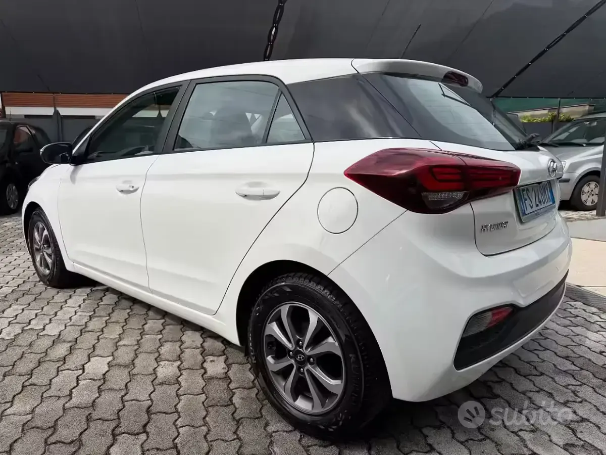 Usata Hyundai i20 75 CV (55 kW) 2018 Nero Utilitaria