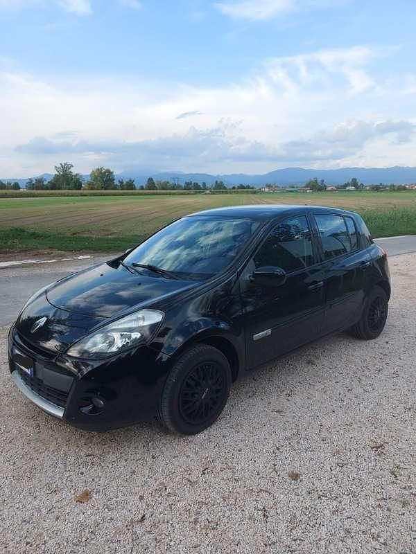 Usata Renault Clio IV 75 CV (55 kW) 2012 Berlina