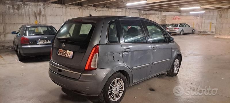 Usata Lancia Musa 90 CV (66 kW) 2009 Grigio Monovolume