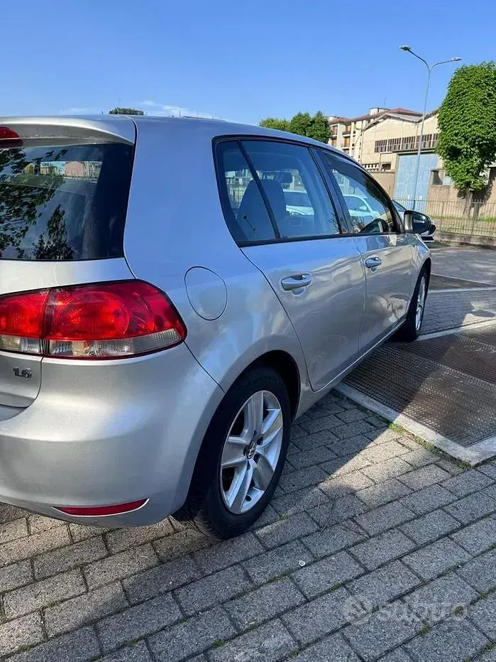 Usata VW Golf VI 102 CV (75 kW) 2009 Grigio Utilitaria
