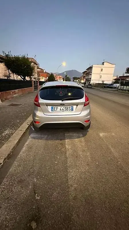 Usata Ford Fiesta Titanium 68 CV (50 kW) 2011 Berlina