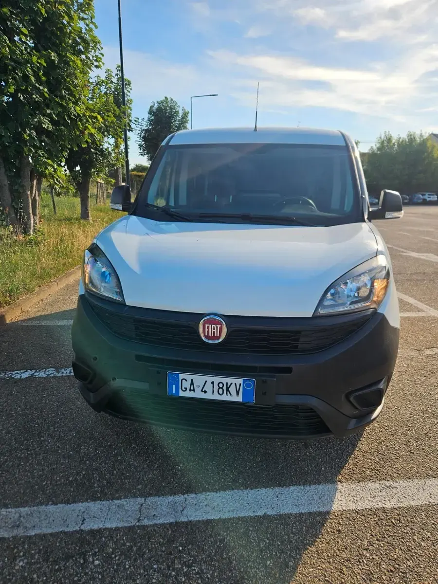 Usata Fiat Doblò Lounge 95 CV (69 kW) 2020 Bianco Monovolume