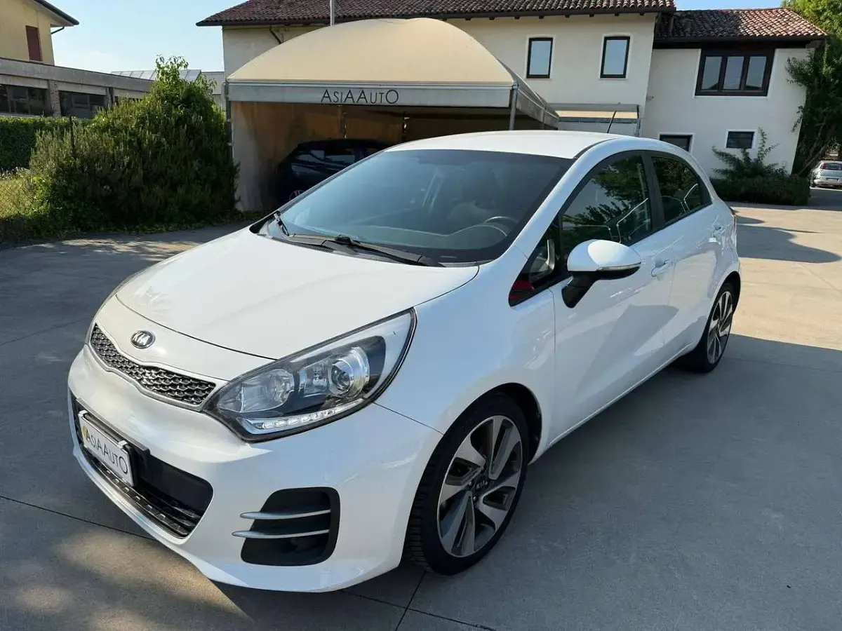 Usata Kia Rio 90 CV (66 kW) 2015 Berlina