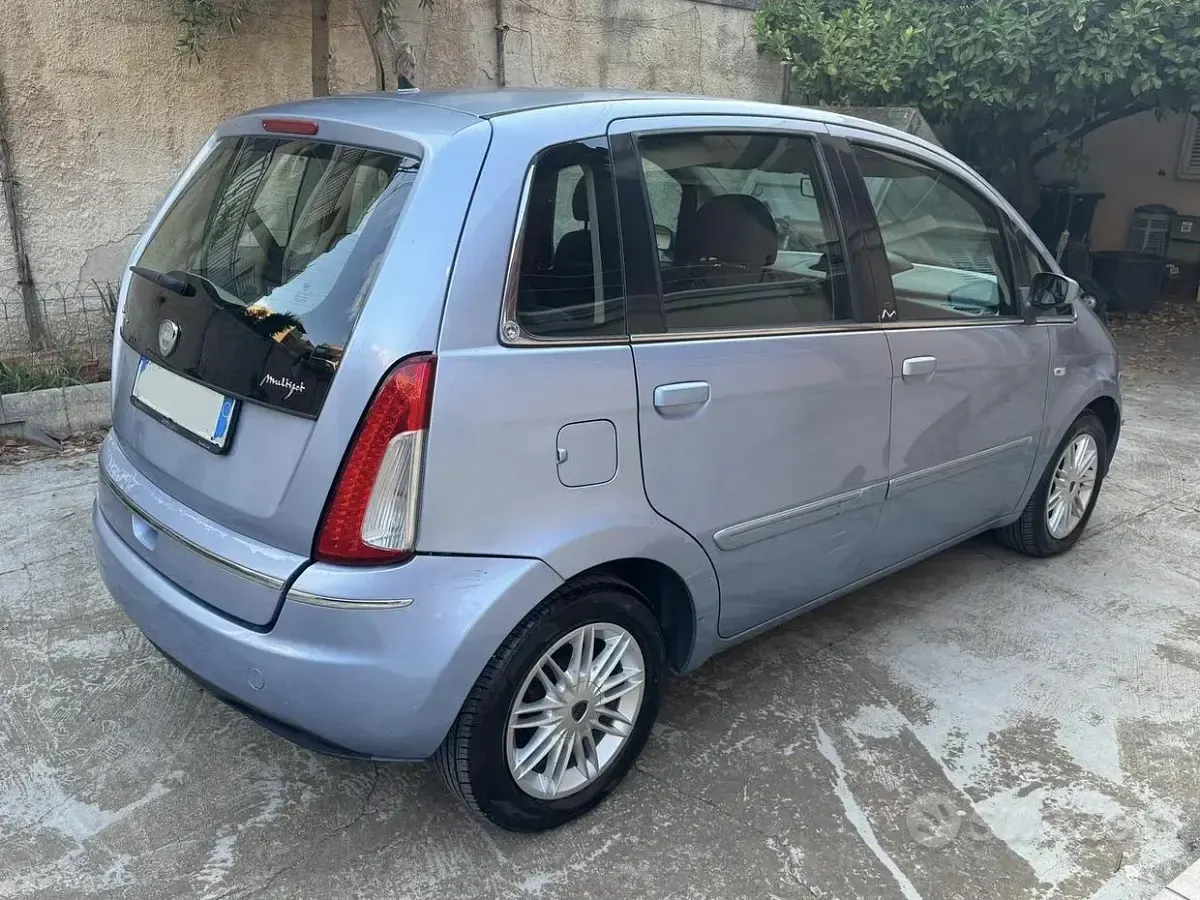 Usata Lancia Musa 69 CV (50 kW) 2008 Monovolume