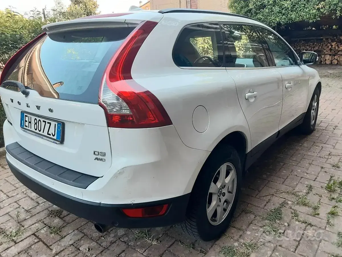 Usata Volvo XC60 163 CV (119 kW) 2011 Bianco SUV