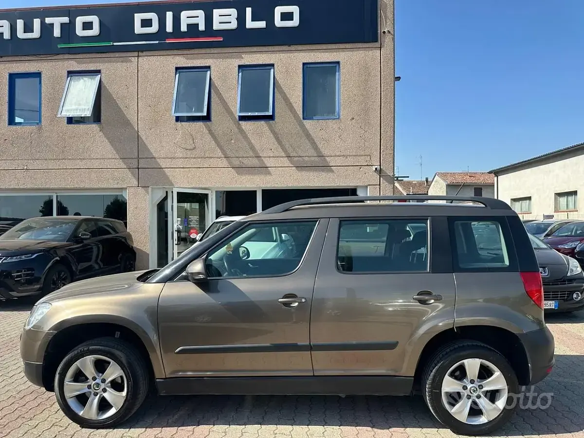 Usata Skoda Yeti GreenLine 105 CV (77 kW) 2013 Marrone SUV